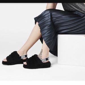 Ugg fluff sandals